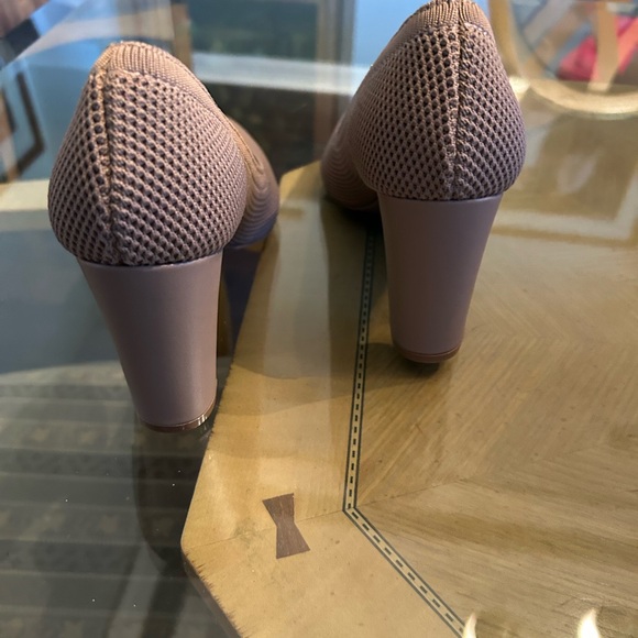 Adrienne Vittadini mesh taupe/brown heel.  Very stylish. - Picture 2 of 4